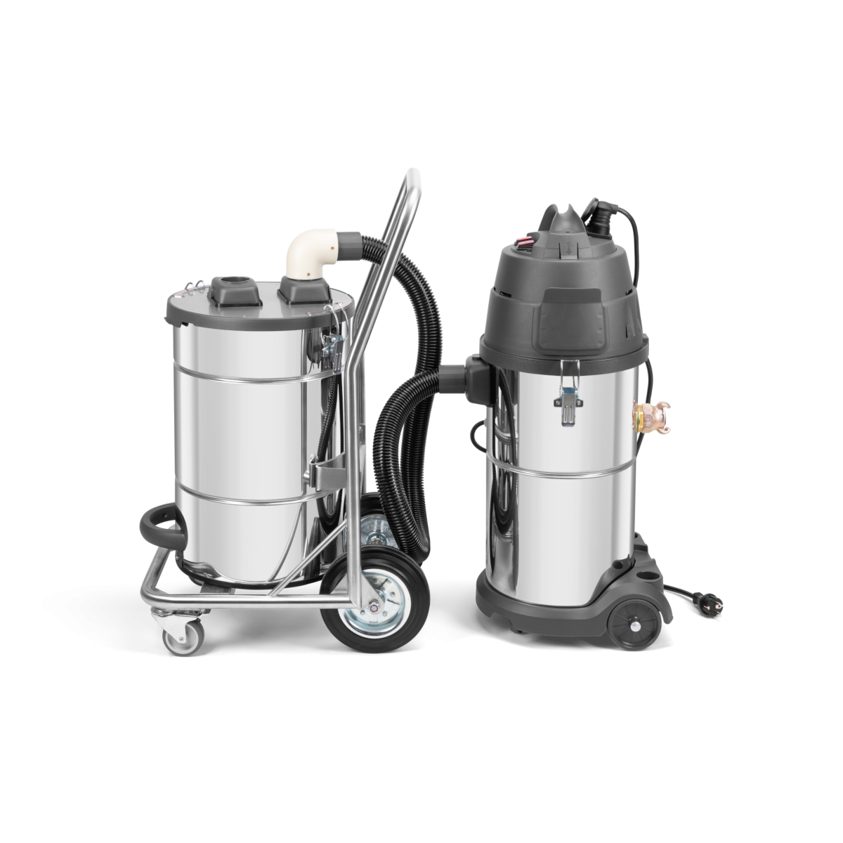 usuwanie szlamu z zalanego pomieszczenia